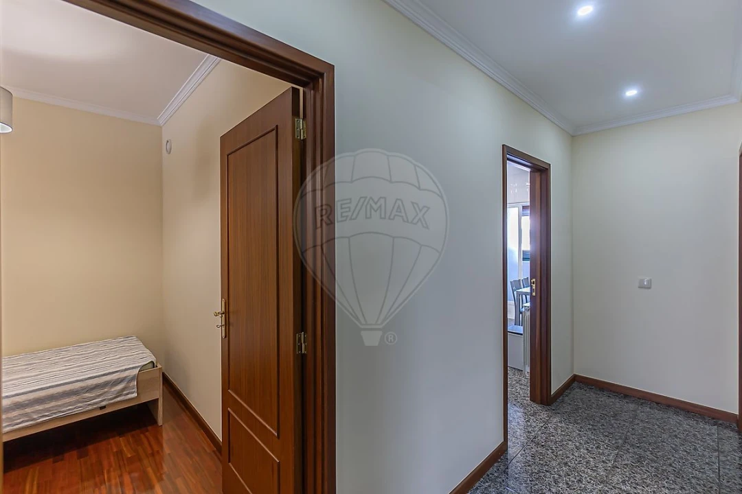 Apartamento T3 para Venda em Gulpilhares e Valadares Foto 2