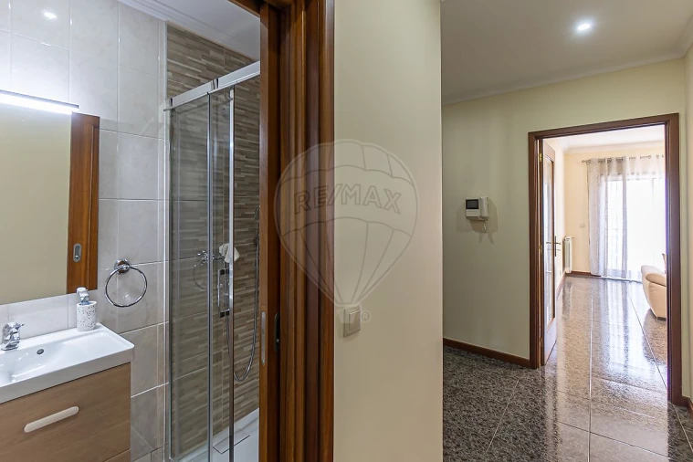 Apartamento T3 para Venda em Gulpilhares e Valadares Foto 32