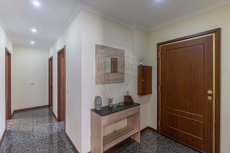 Apartamento T3 para Venda em Gulpilhares e Valadares Foto 17