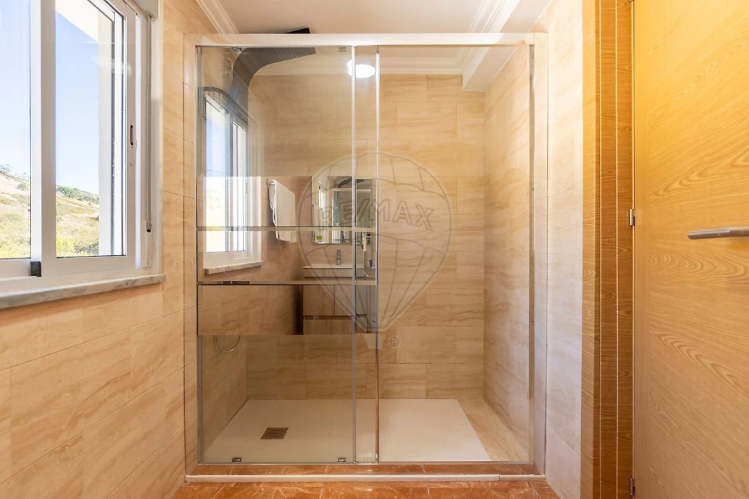 Moradia T3 para Venda em Vila Verde dos Francos Foto 17