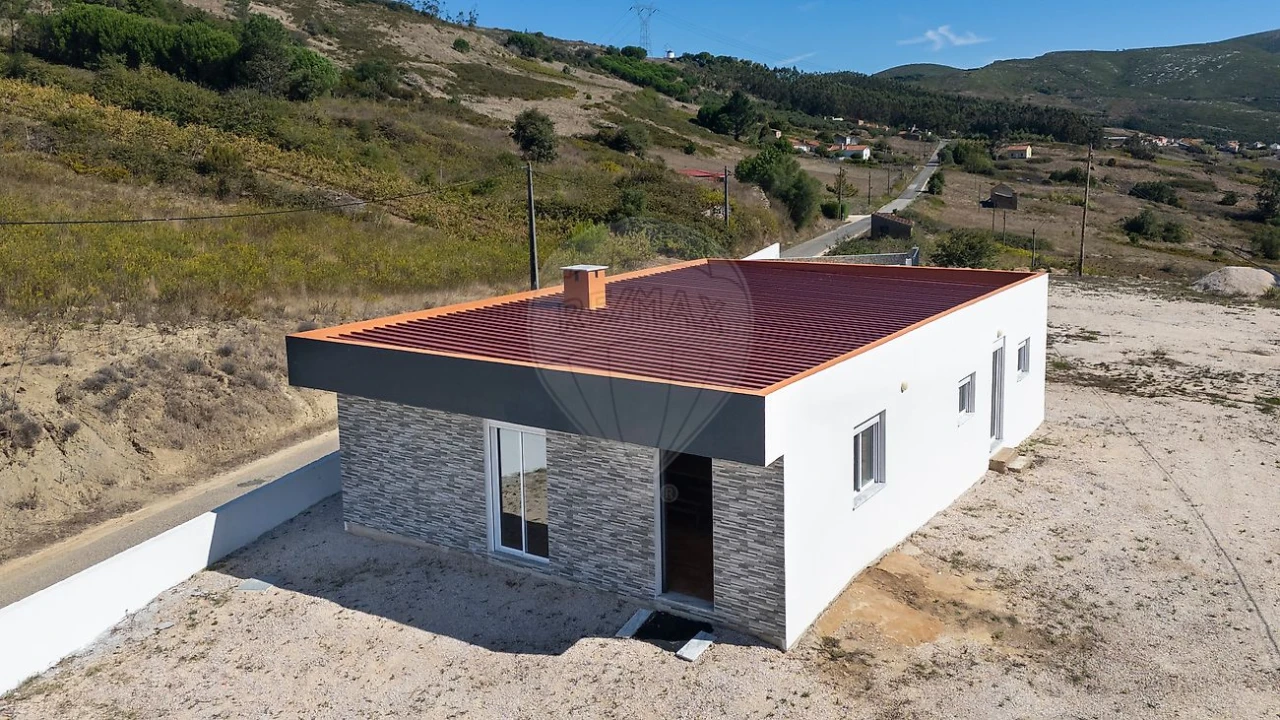 Moradia T3 para Venda em Vila Verde dos Francos Foto 2