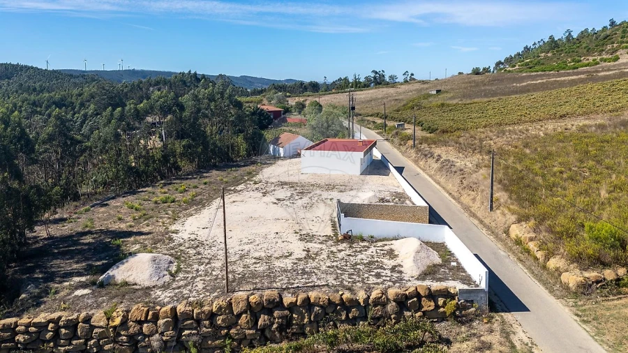 Moradia T3 para Venda em Vila Verde dos Francos Foto 23