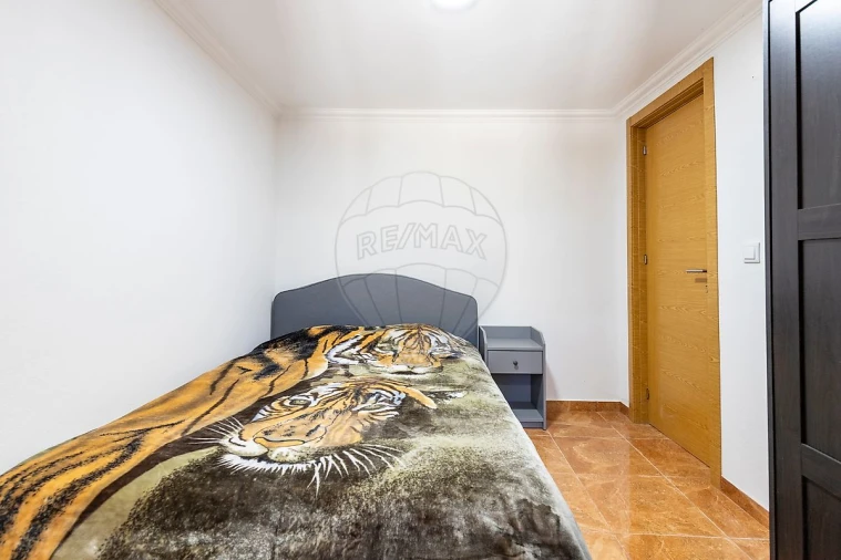 Moradia T3 para Venda em Vila Verde dos Francos Foto 12