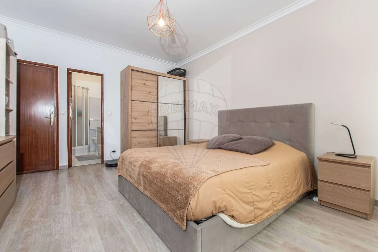 Apartamento T3 para Venda em Alverca do Ribatejo e Sobralinho Foto 4