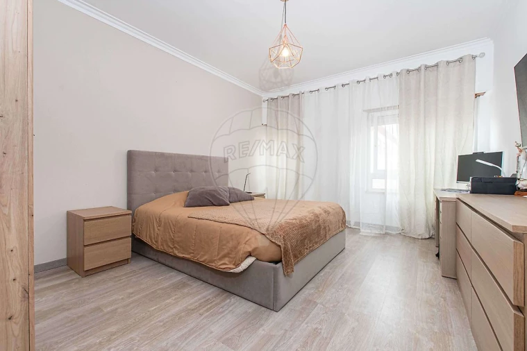 Apartamento T3 para Venda em Alverca do Ribatejo e Sobralinho Foto 5