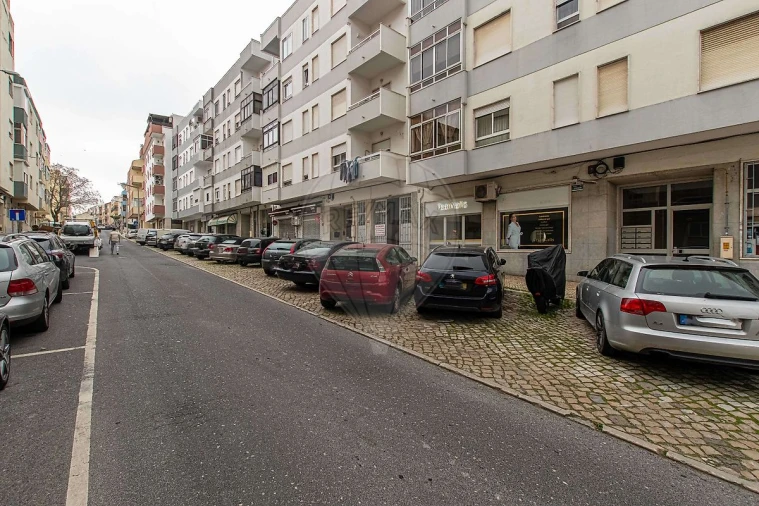 Apartamento T3 para Venda em Alverca do Ribatejo e Sobralinho Foto 2
