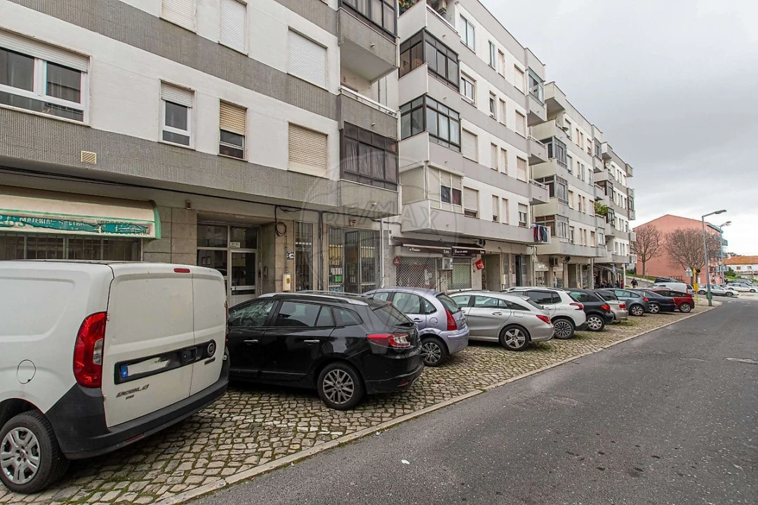 Apartamento T3 para Venda em Alverca do Ribatejo e Sobralinho Foto 3