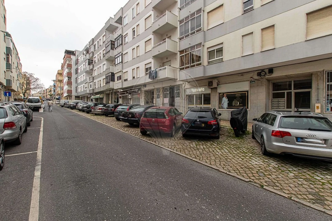 Apartamento T3 para Venda em Alverca do Ribatejo e Sobralinho Foto 2