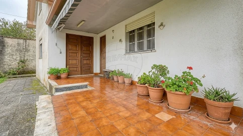 Moradia T2 para Venda em Fragoso