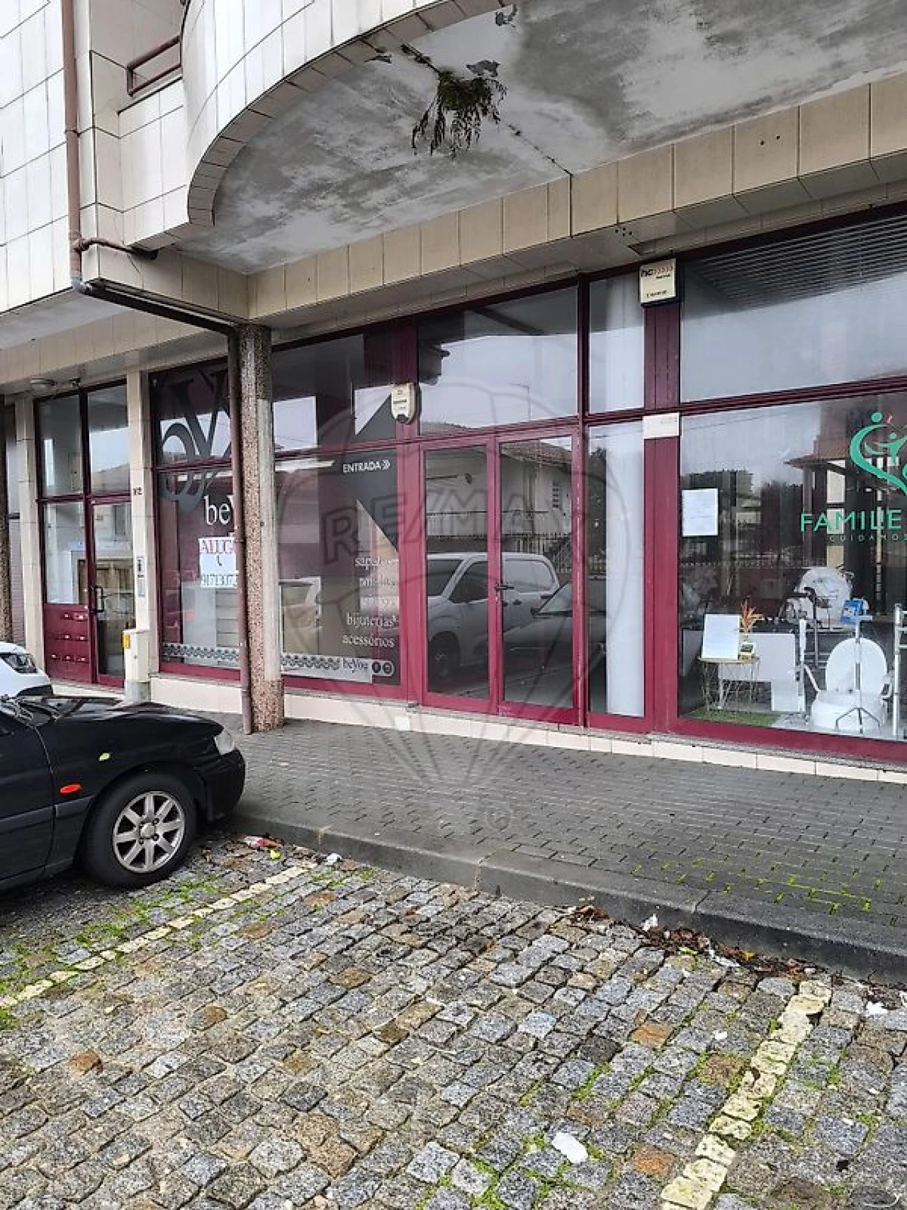 Loja para Arrendamento em Paços de Brandão Foto 14