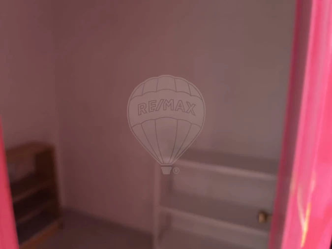 Loja para Arrendamento em Paços de Brandão Foto 6