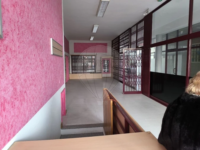 Loja para Arrendamento em Paços de Brandão