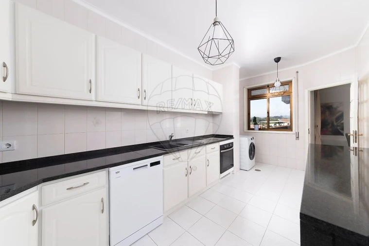 Apartamento T3 para Venda em Anta e Guetim Foto 11