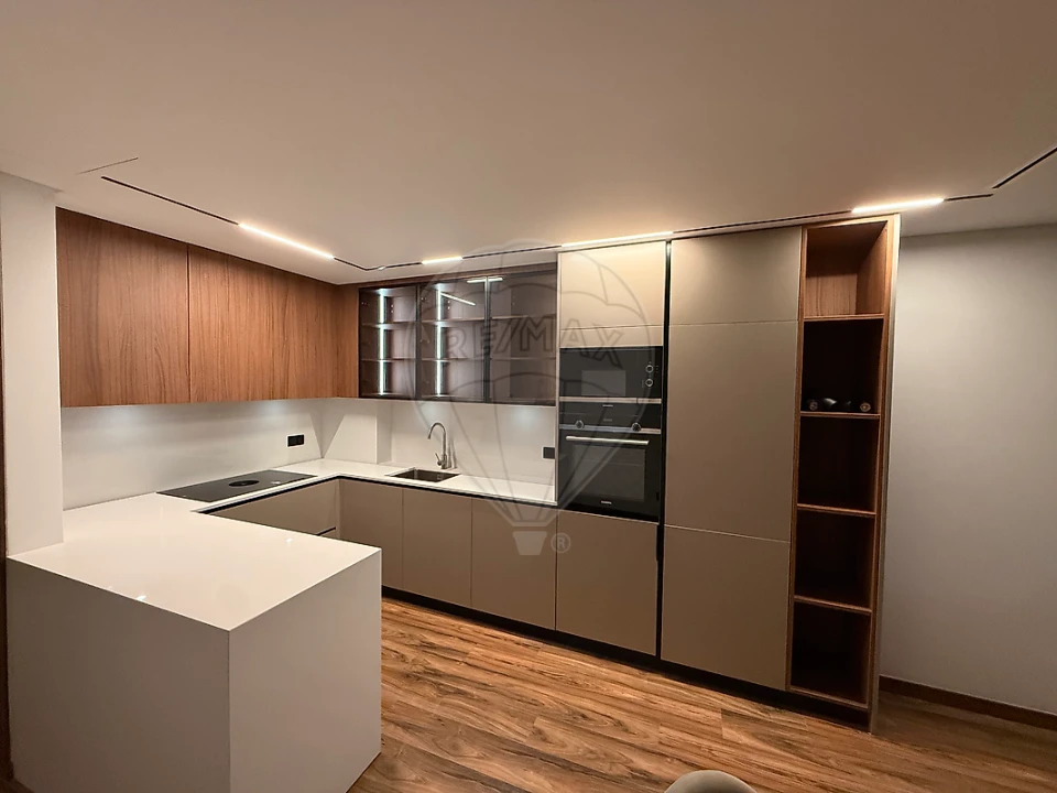 Apartamento T1 para Venda em Santo António Foto 3