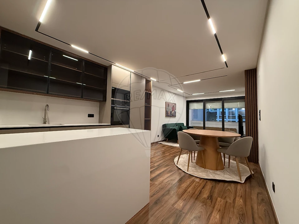 Apartamento T1 para Venda em Santo António Foto 6