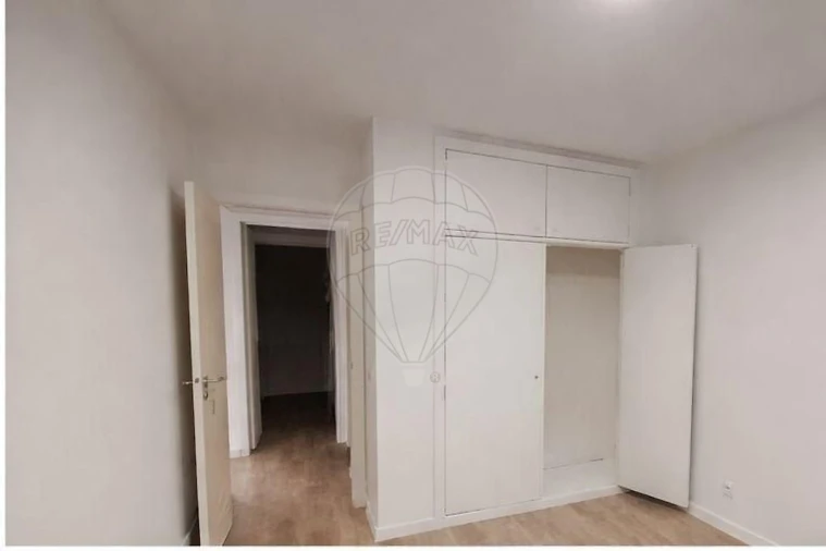 Apartamento T2 para Venda em Sangalhos Foto 2