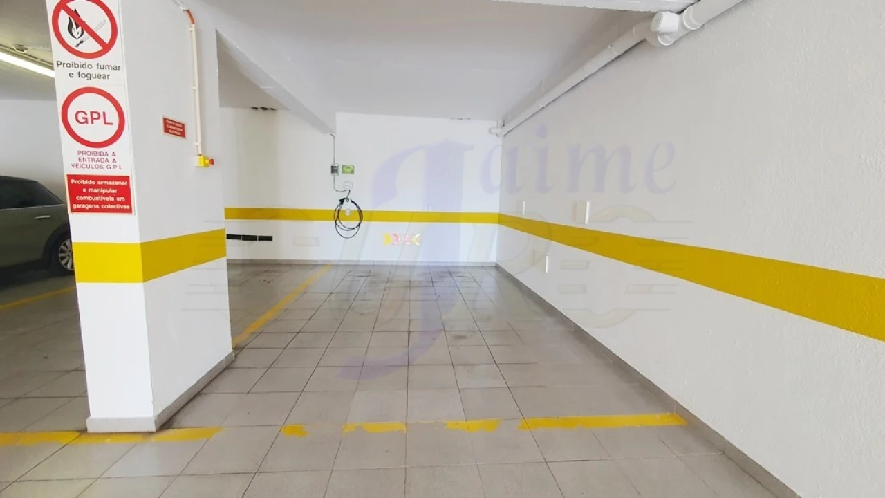 Apartamento T3 para Venda em Carnaxide e Queijas Foto 30