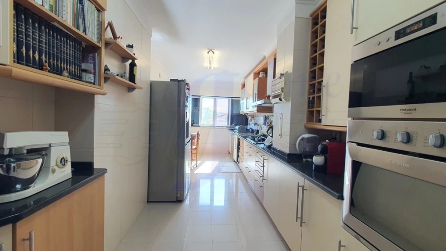 Apartamento T3 para Venda em Carnaxide e Queijas Foto 7