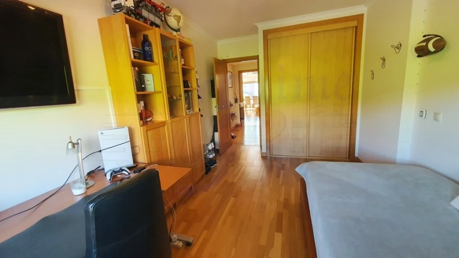 Apartamento T3 para Venda em Carnaxide e Queijas Foto 16