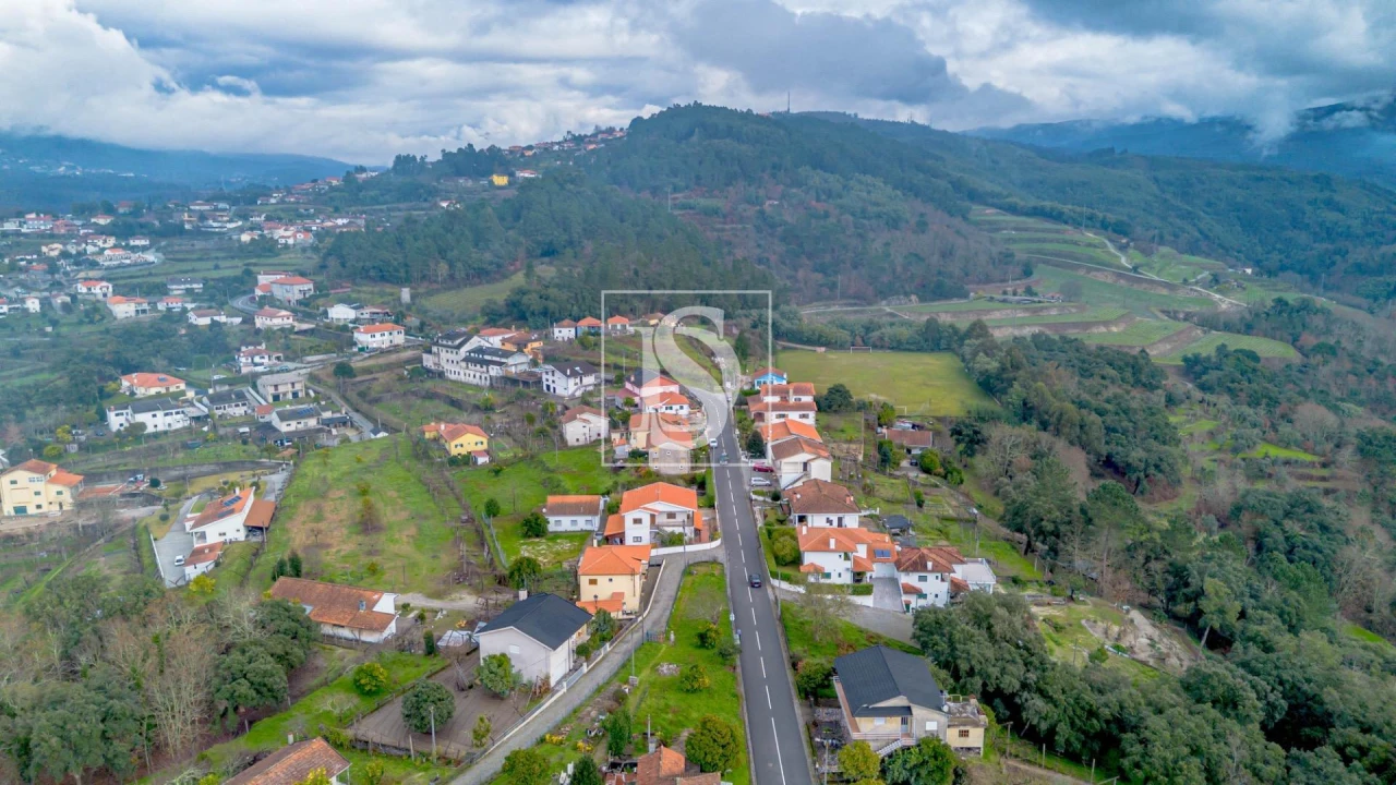 Moradia T3 para Venda em Fridão Foto 36