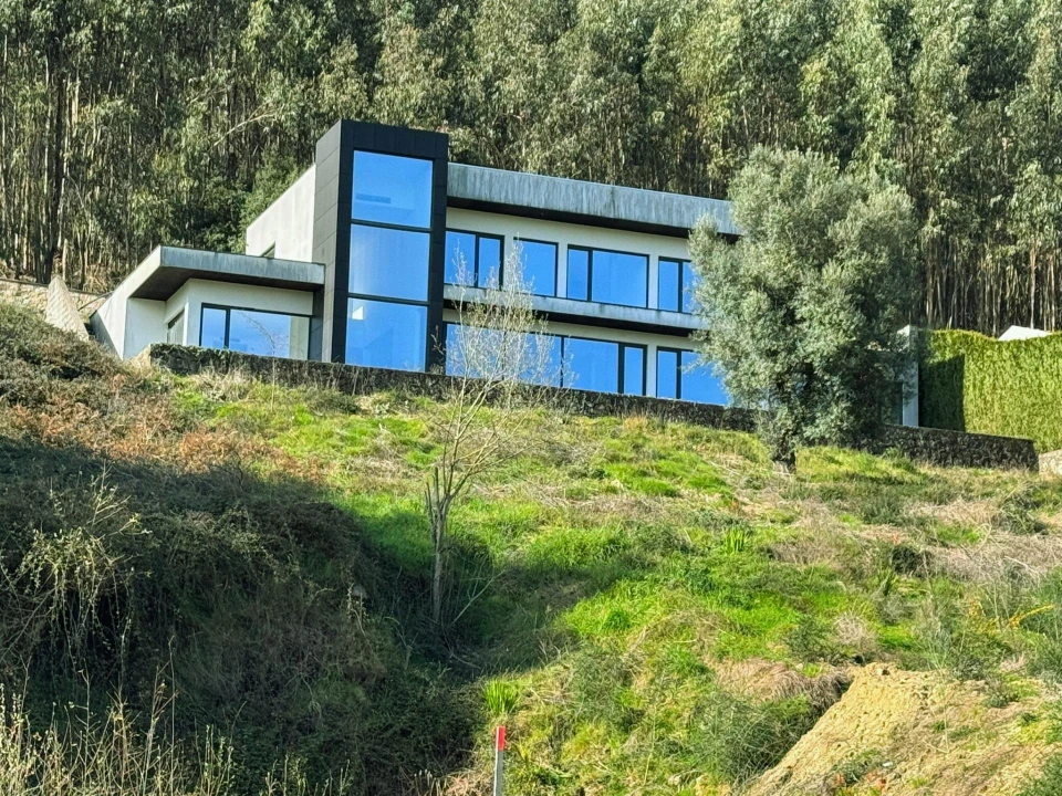 Moradia T3 para Venda em Vila Verde Foto 1