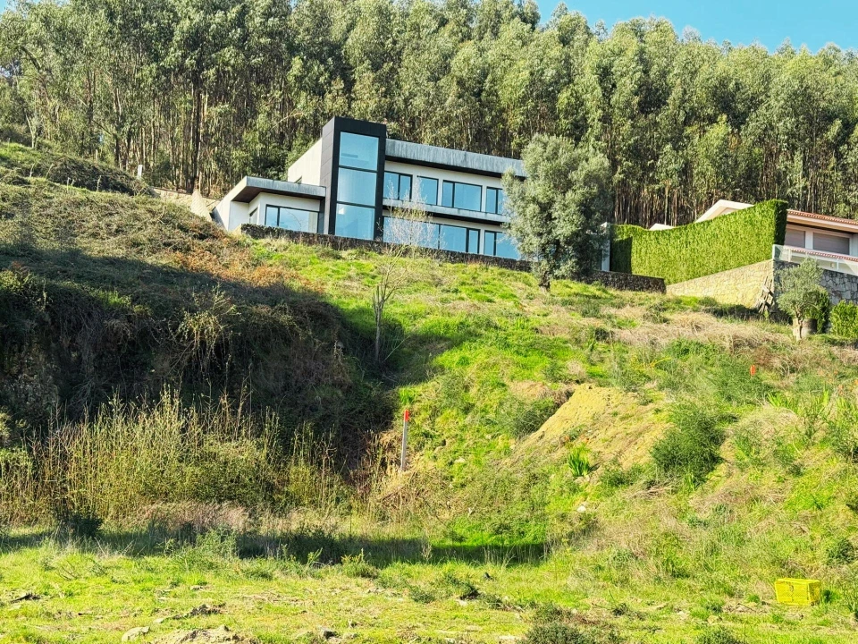 Moradia T3 para Venda em Vila Verde Foto 2