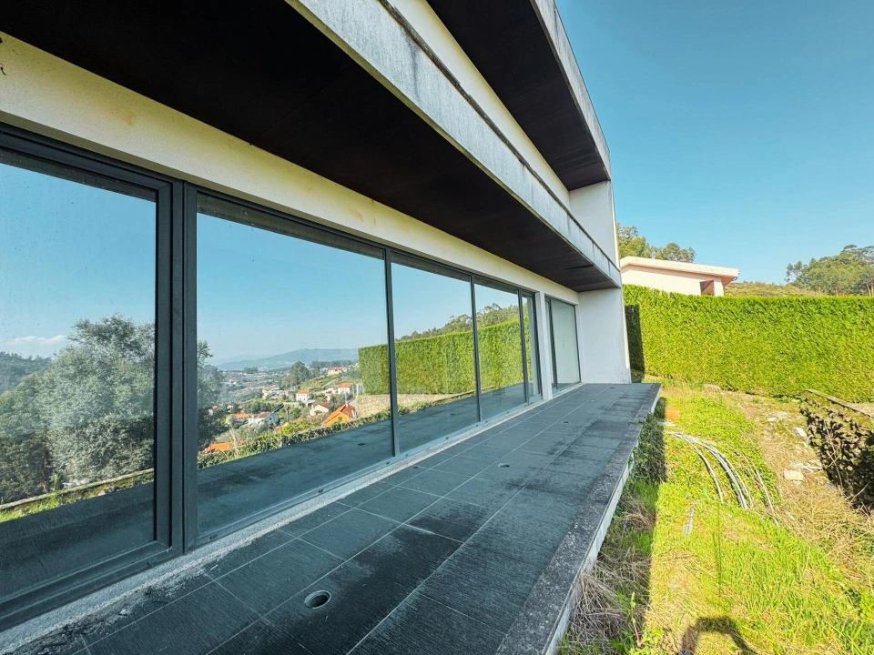 Moradia T3 para Venda em Vila Verde Foto 40