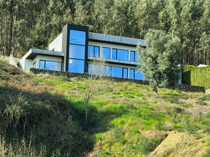 Moradia T3 para Venda em Vila Verde Foto 1