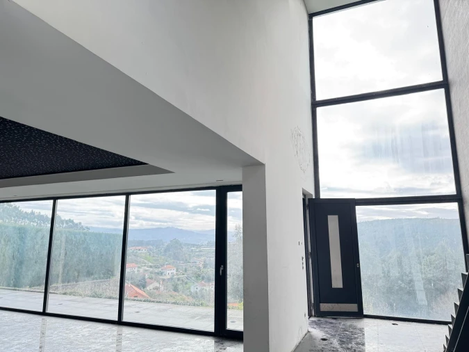 Moradia T3 para Venda em Vila Verde Foto 11