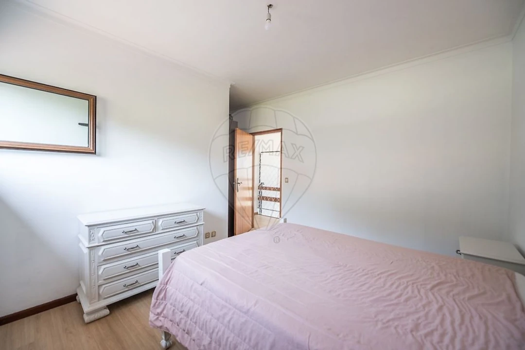 Moradia T3 para Venda em Caires Foto 13