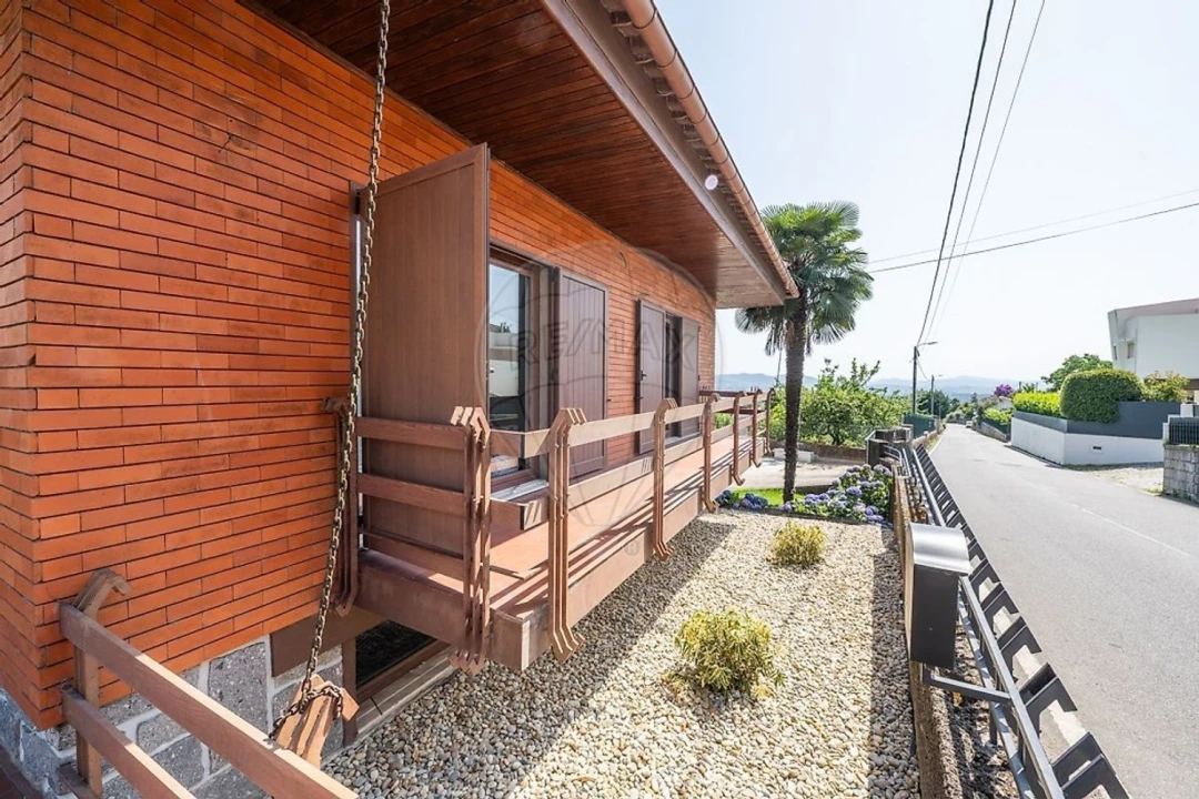 Moradia T3 para Venda em Caires Foto 21