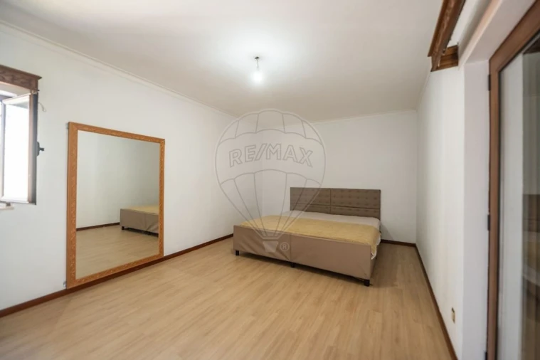 Moradia T3 para Venda em Caires Foto 14