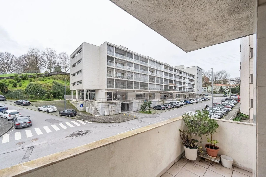 Apartamento T3 para Venda em Creixomil Foto 17