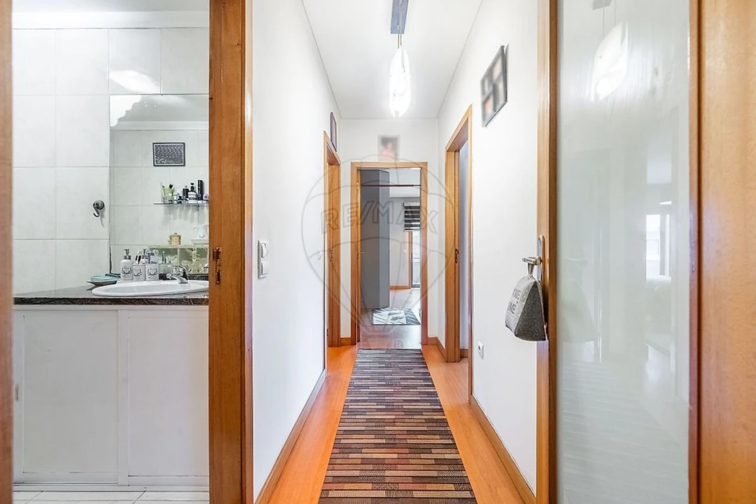 Apartamento T3 para Venda em Creixomil Foto 18