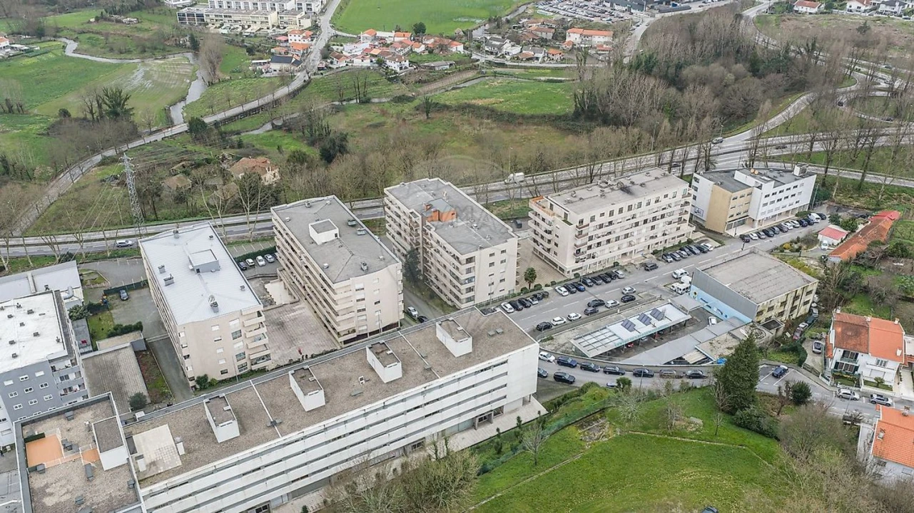 Apartamento T3 para Venda em Creixomil Foto 3