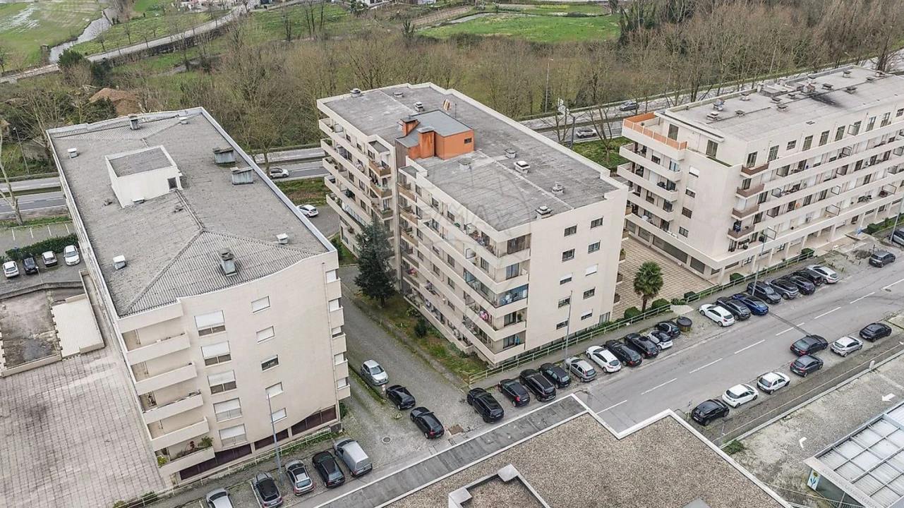 Apartamento T3 para Venda em Creixomil Foto 8