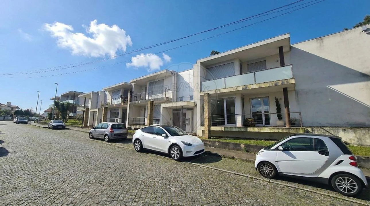 Apartamento T3 para Venda em Alheira e Igreja Nova Foto 2