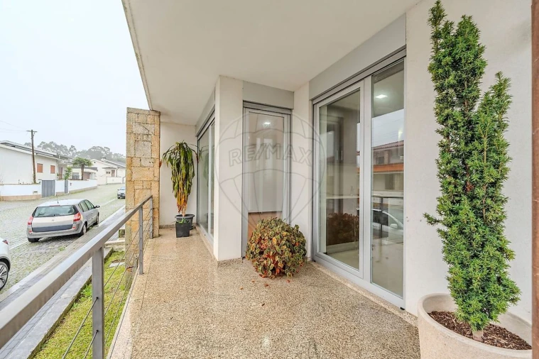 Apartamento T3 para Venda em Alheira e Igreja Nova Foto 1