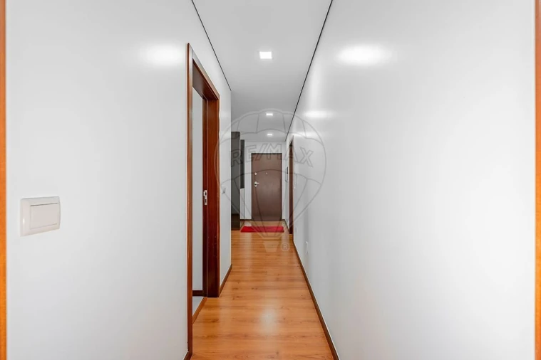 Apartamento T3 para Venda em Alheira e Igreja Nova Foto 12