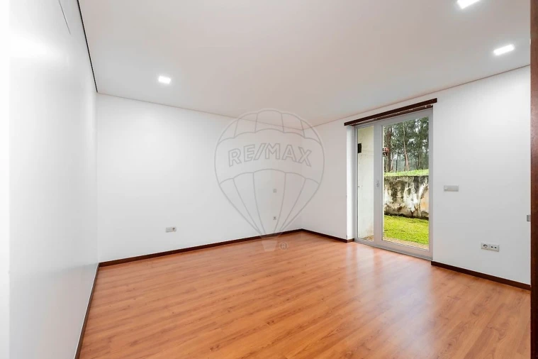 Apartamento T3 para Venda em Alheira e Igreja Nova Foto 18