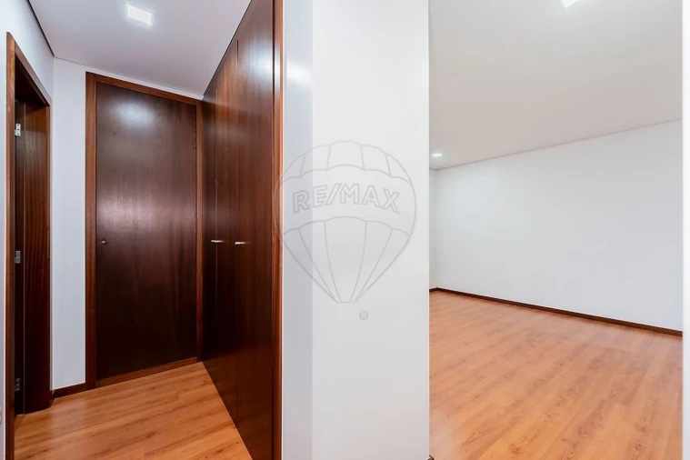 Apartamento T3 para Venda em Alheira e Igreja Nova Foto 9