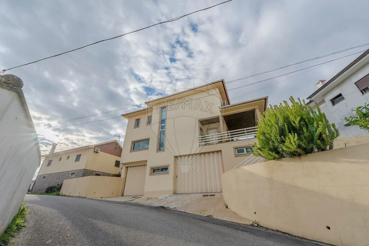 Moradia T3 para Venda em Loureira Foto 34