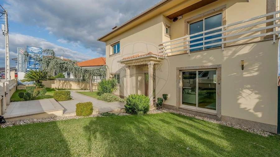 Moradia T3 para Venda em Loureira