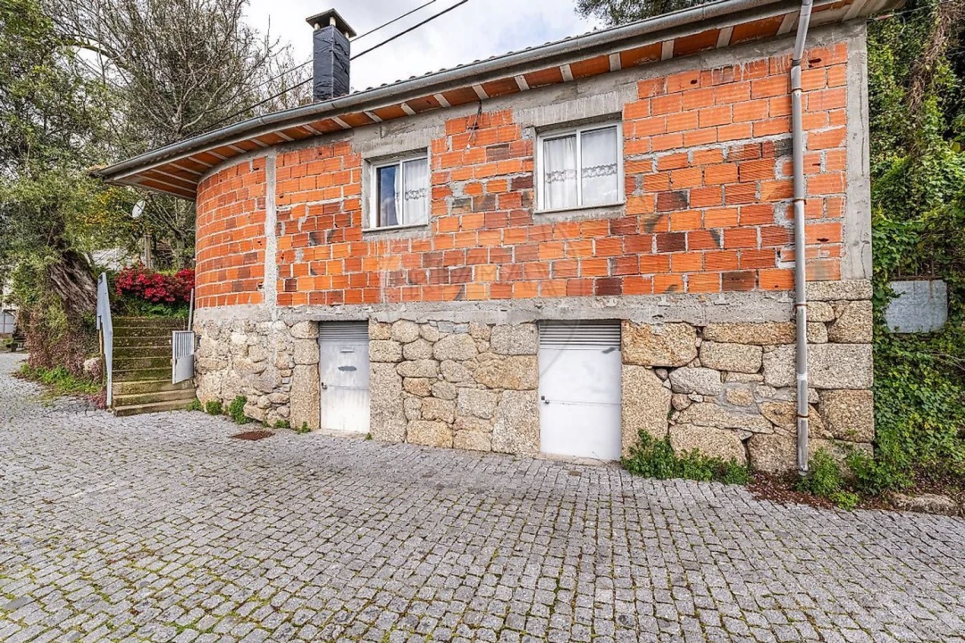 Moradia T3 para Venda em Bouro (Santa Maria) Foto 1