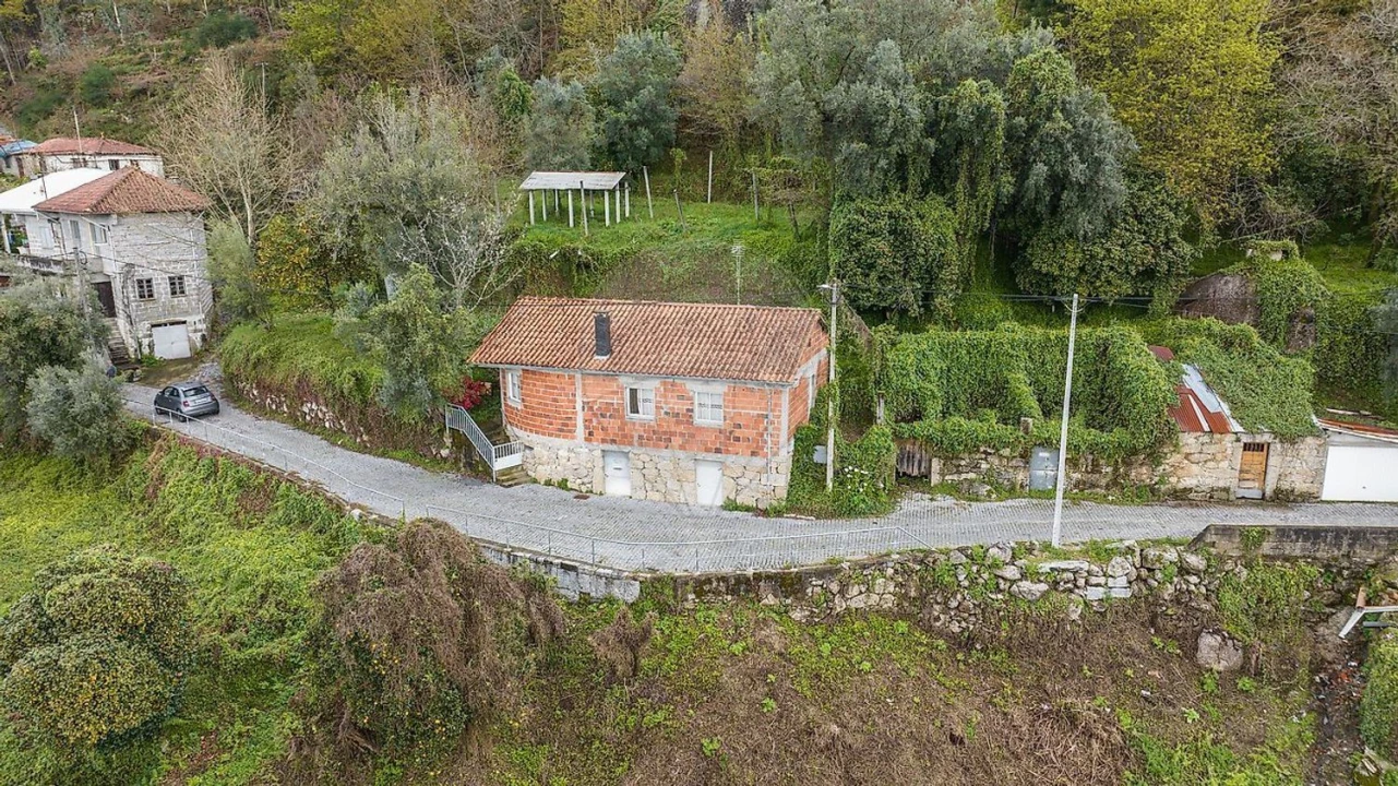 Moradia T3 para Venda em Bouro (Santa Maria) Foto 6