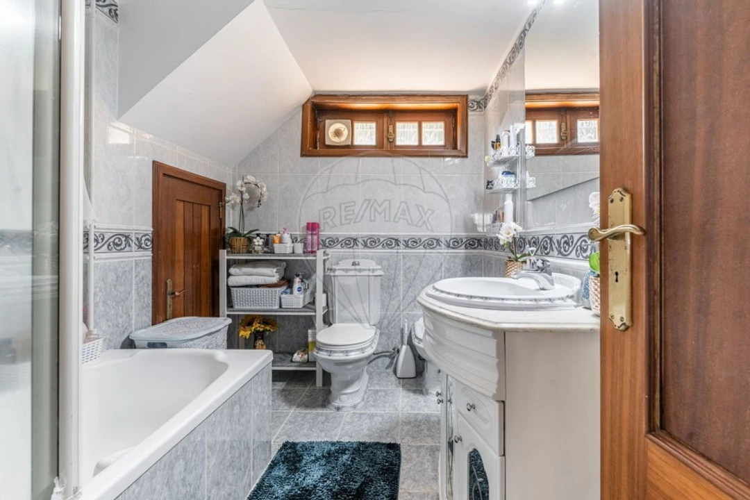 Moradia T3 para Venda em Gonça Foto 22