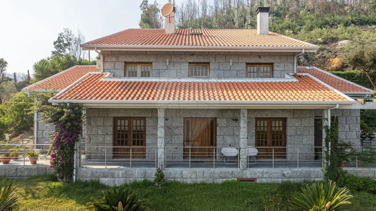 Moradia T3 para Venda em Gonça Foto 3