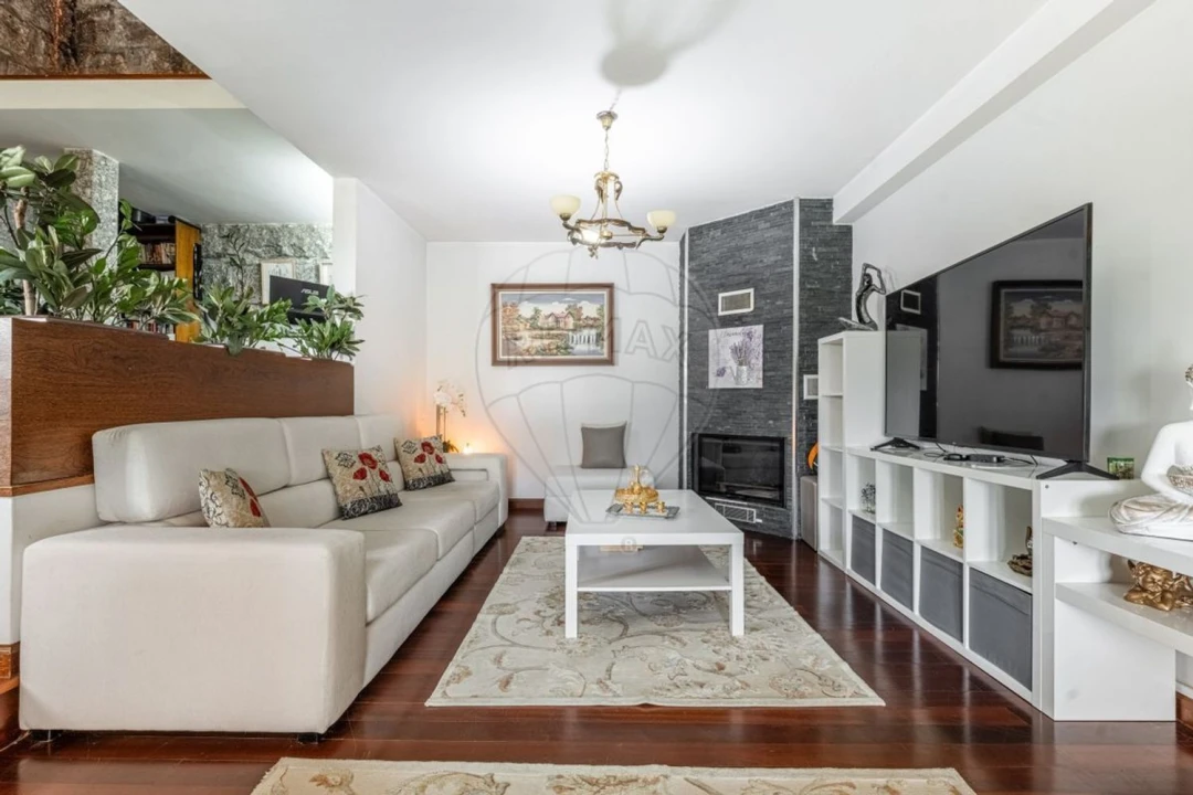 Moradia T3 para Venda em Gonça Foto 7