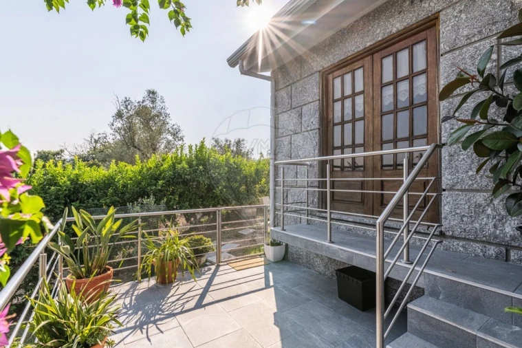 Moradia T3 para Venda em Gonça Foto 32