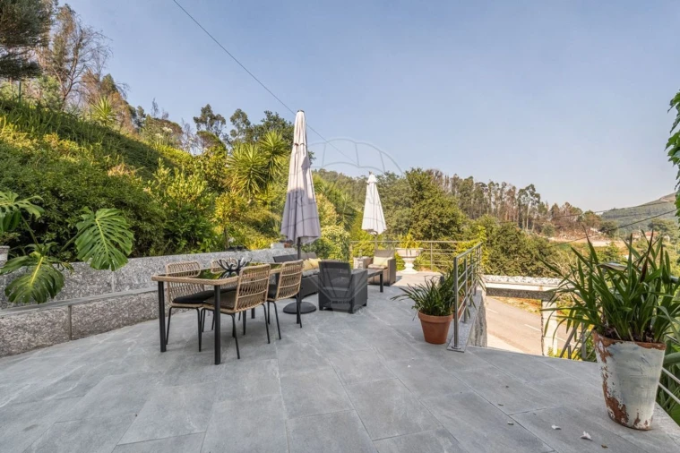 Moradia T3 para Venda em Gonça Foto 36